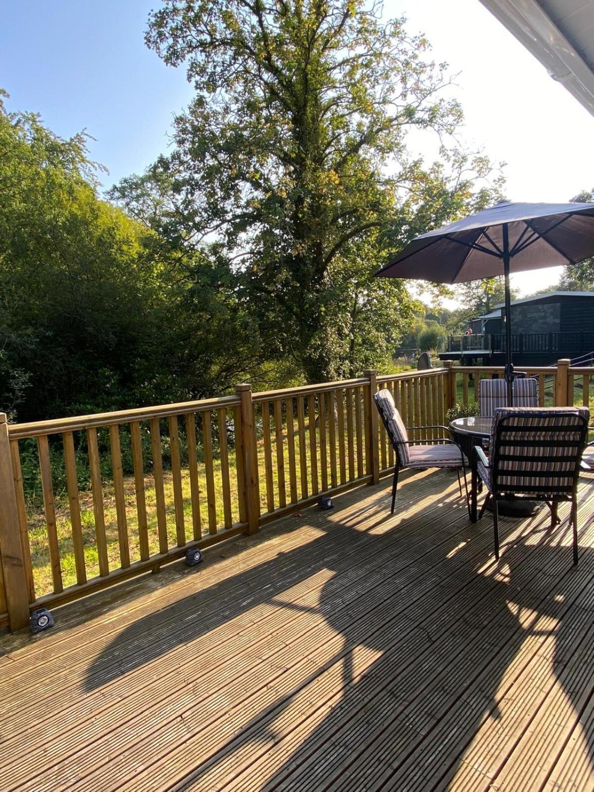 Chalet 64, Lakeside, Glan Gwna Holiday Park Caernarfon Exterior photo